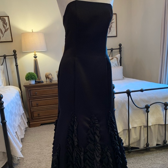 Jessica McClintock Black Evening Gown - Picture 2 of 5